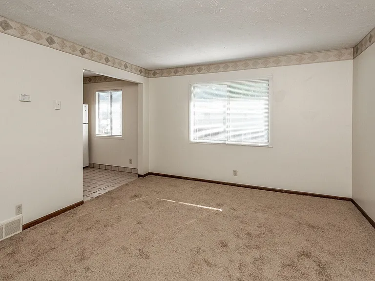 Nottingham Court Apartments — Photo 3
