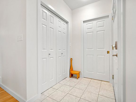4th image of 79 Charlton Cres