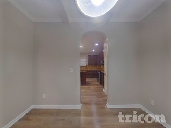 5th image of 4270 Sir Dixon Dr