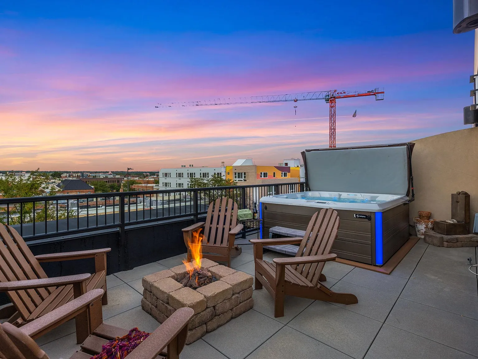 2 bed, 2043 sqft, $5,900 — Photo 4