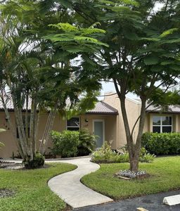 190 Lake Meryl Drive, West Palm Beach, FL, 33411