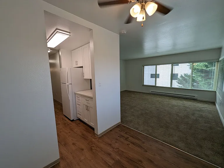 Tiki Apartments — Photo 22