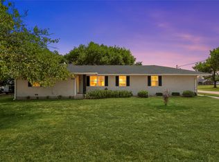 407 E Walnut St, Abbott, TX 76621