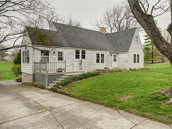 3rd image of 112 Marvin St