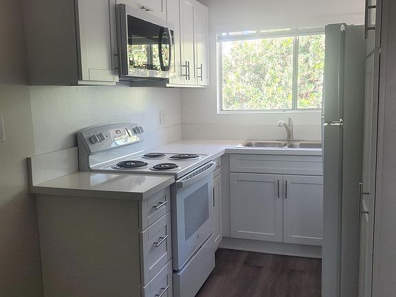 3rd image of 100 N Hope Ave #51