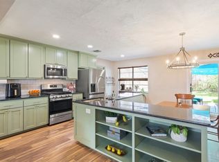 725 Falcon Dr, Woodway, TX 76712