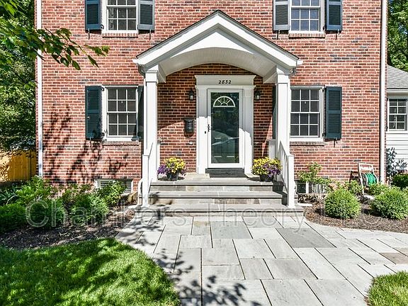 3rd image of 2832 Cleave Dr