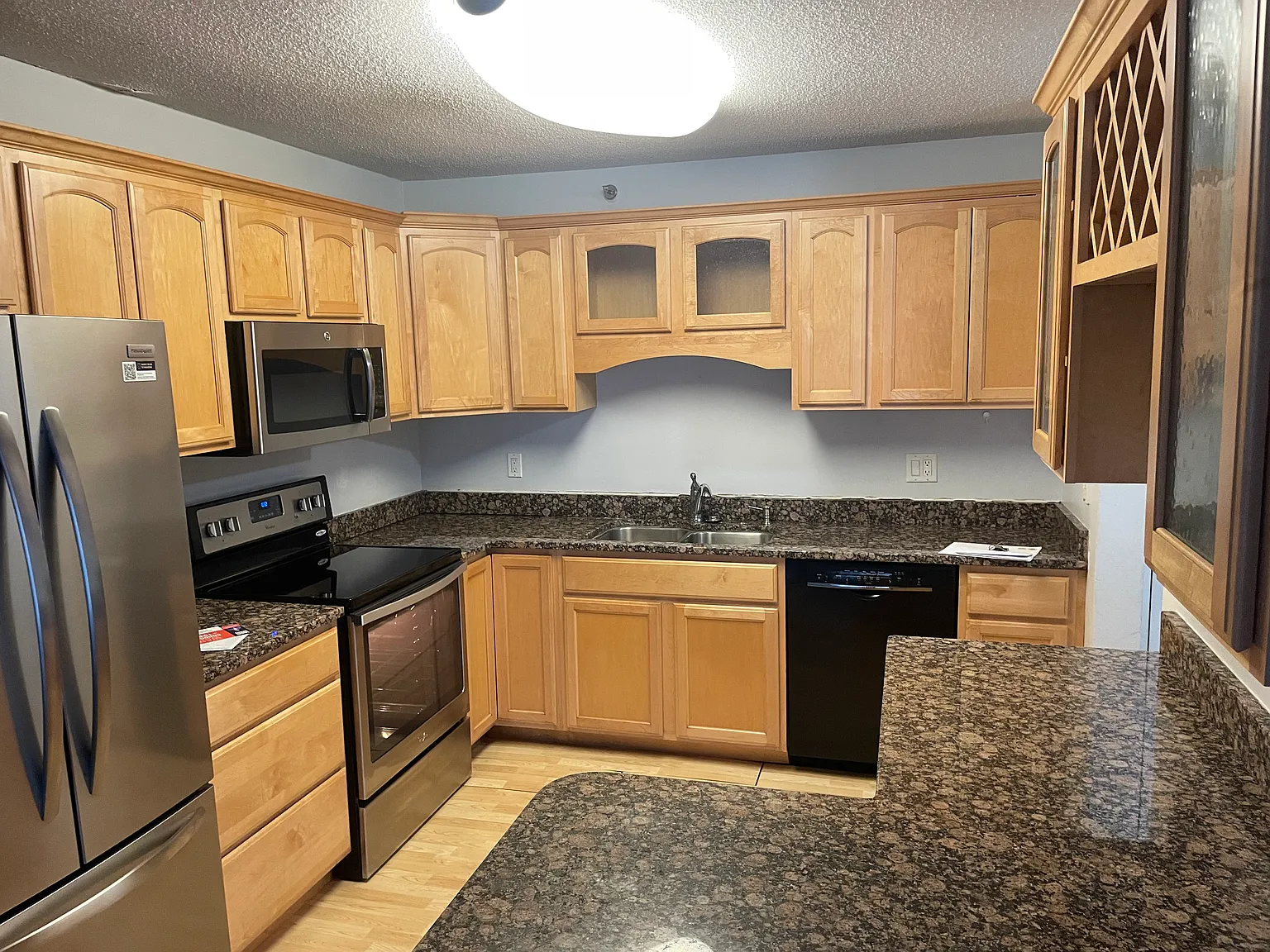 1 bed, 726 sqft, $1,400 — Photo 2