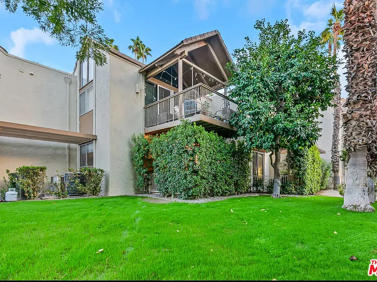 78225 Cabrillo Ln #105 — Photo 32