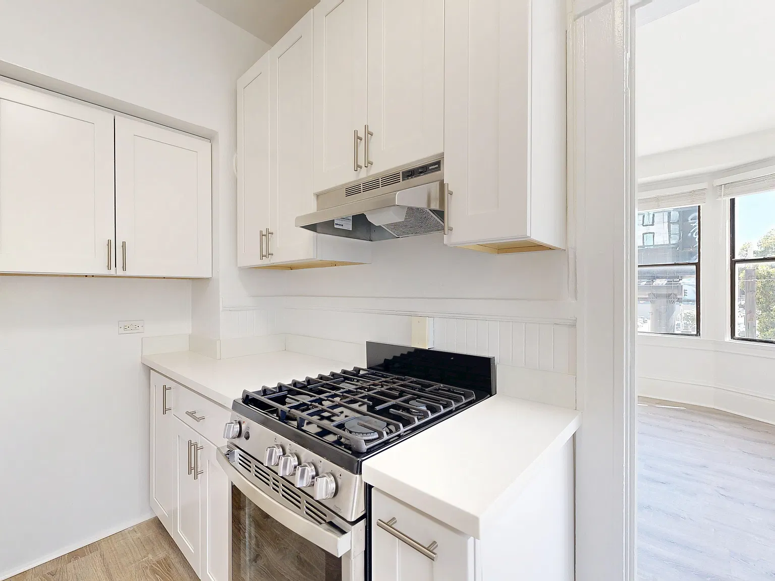 152 Franklin St — Photo 2