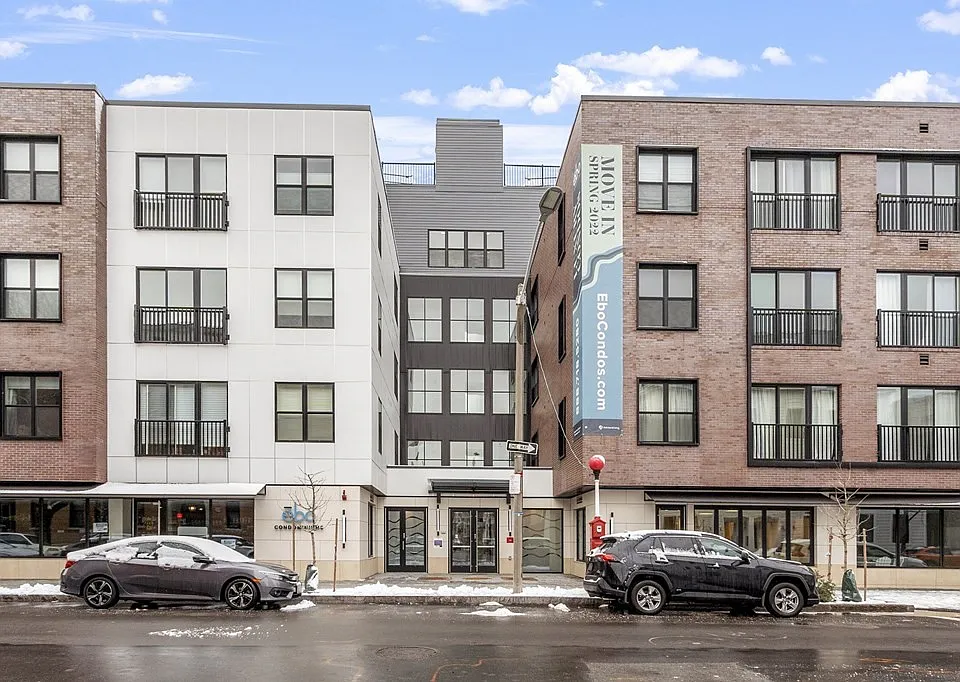 205 Maverick St #211