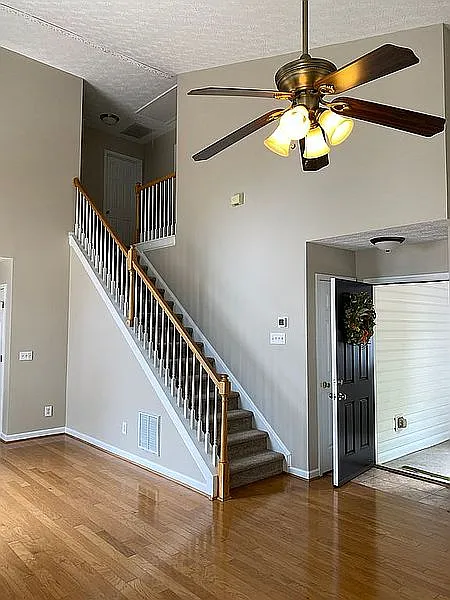 2 bed, 2.5 bath, 1280 sqft, $1,880 — Photo 3