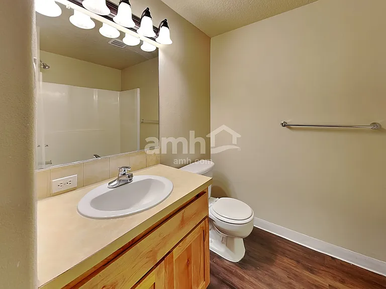2144 E 3rd St — Photo 15