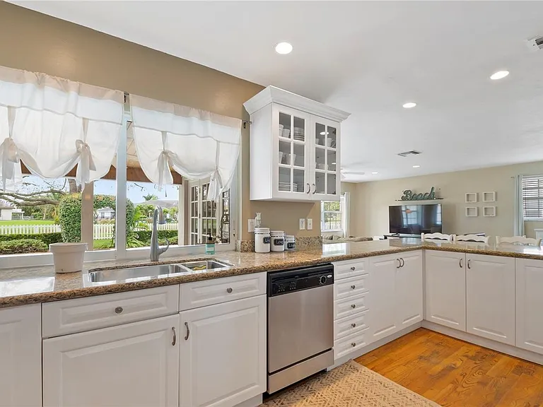 16220 SW 88th Ave — Photo 18