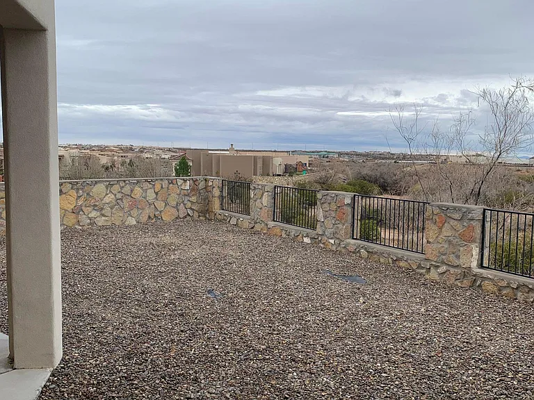 4313 Levante Dr — Photo 23