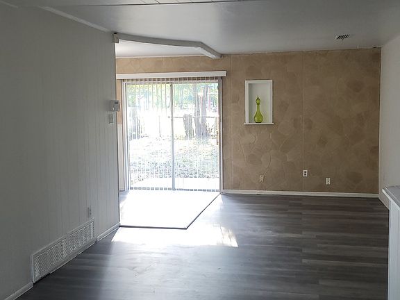 2nd image of 2505 Arlington Ln