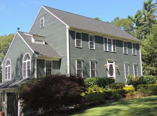 16 Haskell Ridge Rd, Rochester, MA 02770