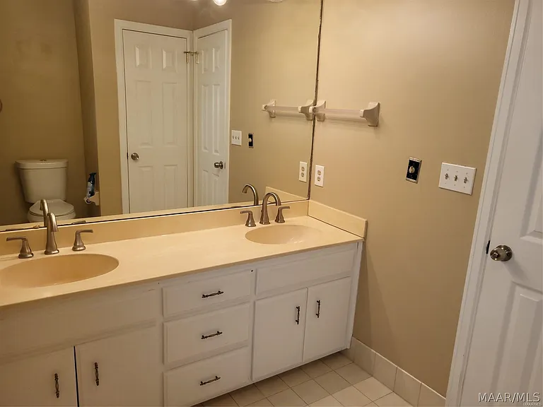 1516 Charleton Dr — Photo 23