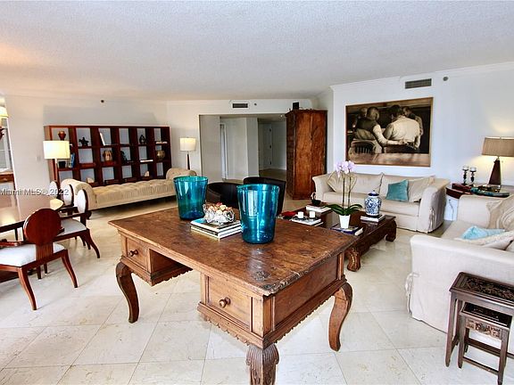 5th image of 2000 Island Blvd APT 404
