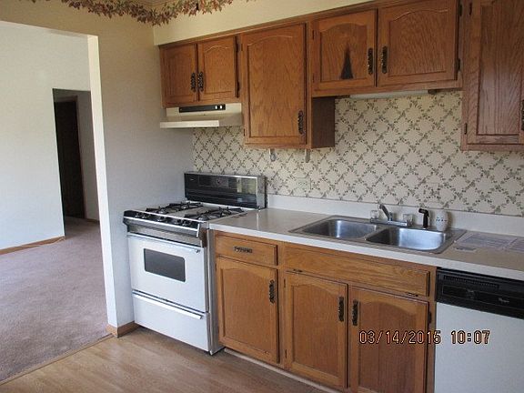 5th image of 202 Lake Dr