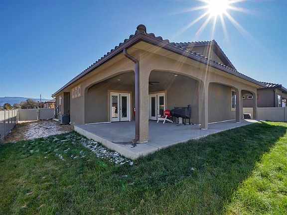 3rd image of 225 Love Mesa Dr