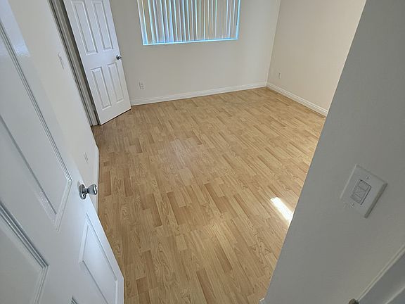 4th image of 1104 Stanley Ave APT 6