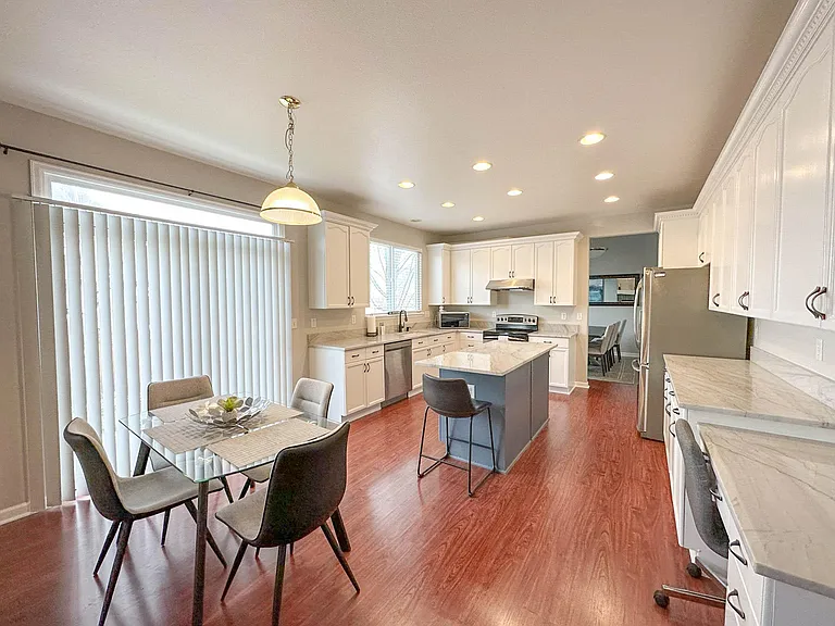 1052 Button Rock Dr — Photo 3