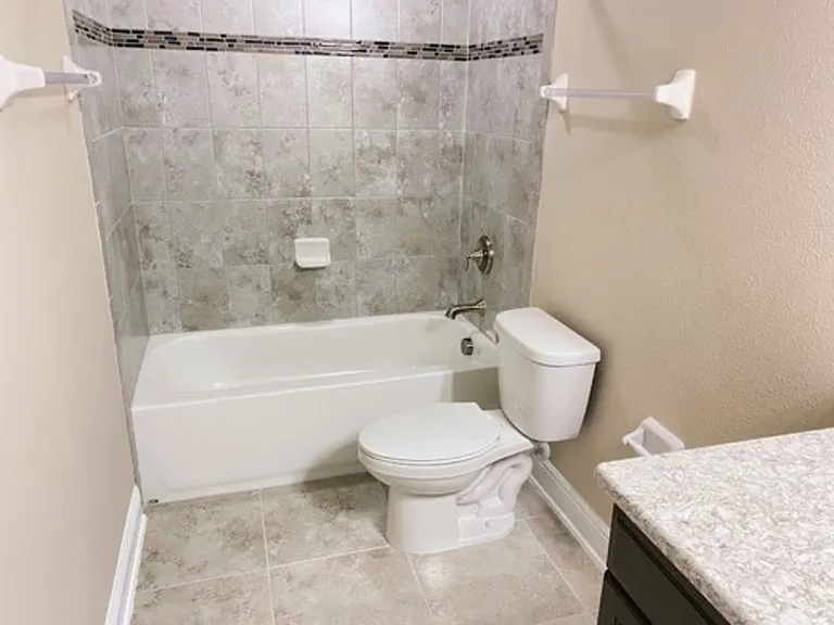 16142 Monterey Greens Cir — Photo 20