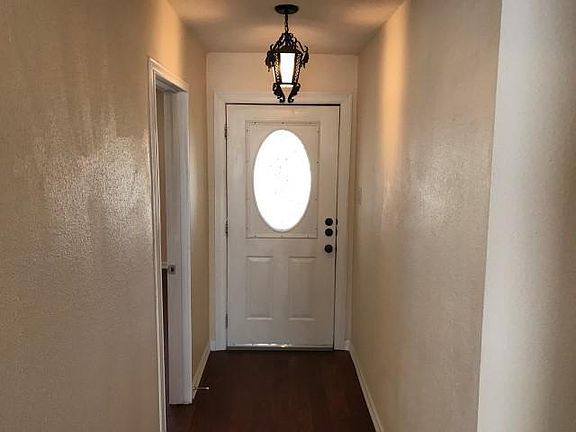 2nd image of 1110 High Valley Dr
