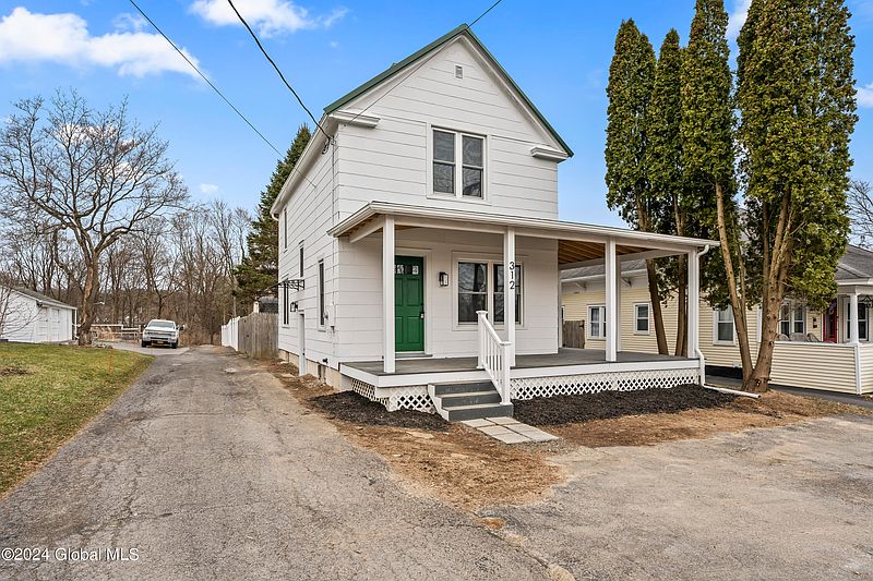 2nd image of 312 Alplaus Avenue