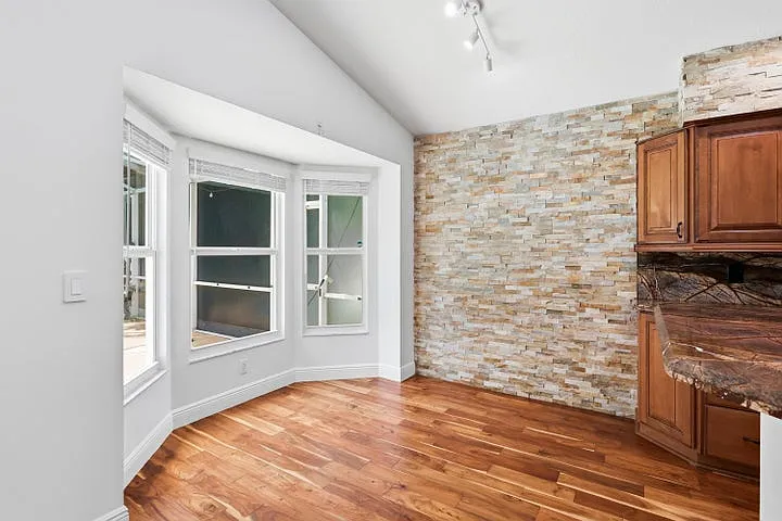 4 bed, 1872 sqft, $4,200 — Photo 3