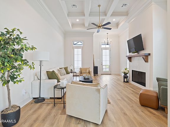 4th image of 220 Timber Mill St