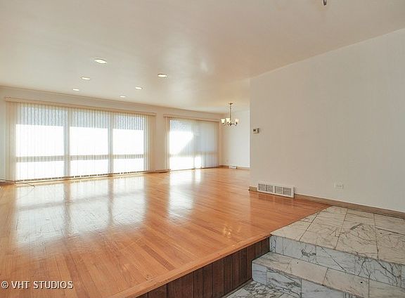 3rd image of 5132 Jerome Ave