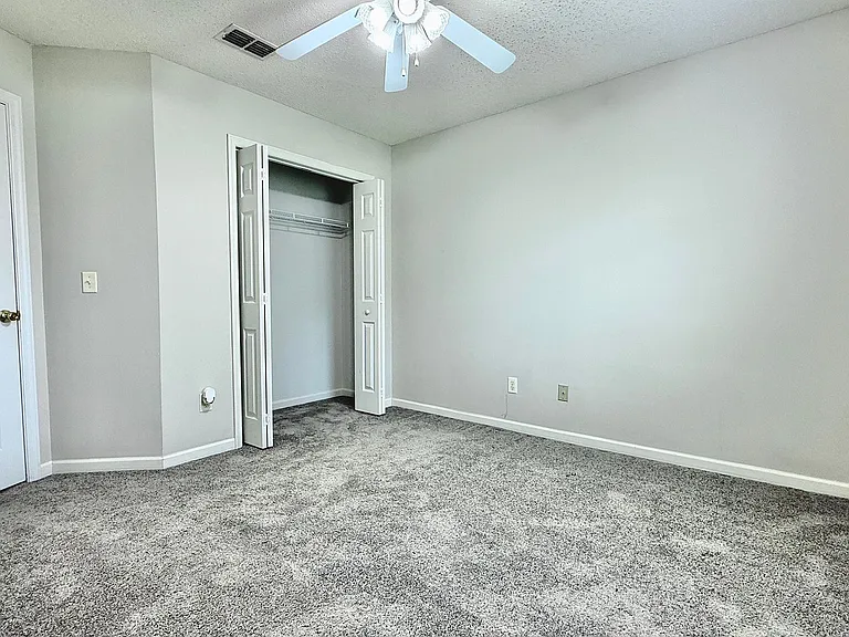 1130 Montclair Dr — Photo 24