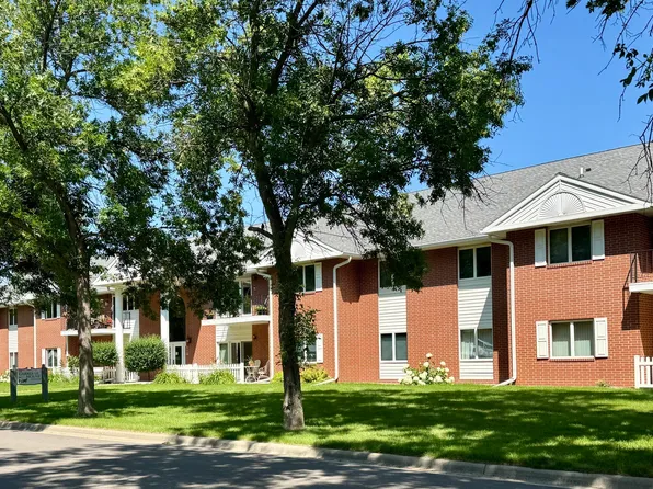 605 S 2nd St APT 7, Milbank, SD 57252