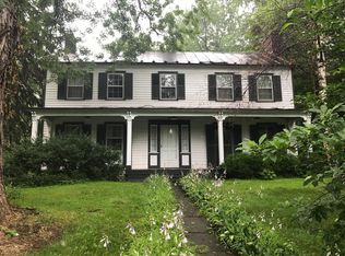 102 Old Post Rd N, Red Hook, NY 12571