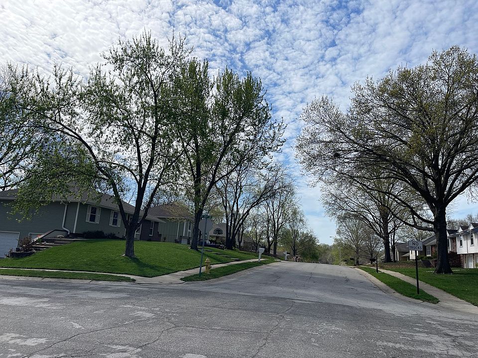 2nd image of 7736 N Park Ave