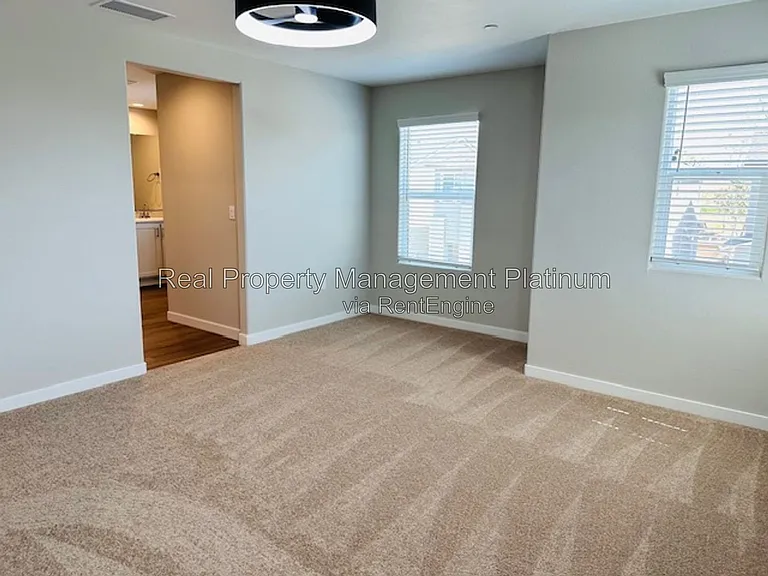 616 Ophelia Ave — Photo 4