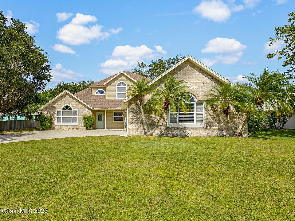 1st image of 370 Oak Lake Pl