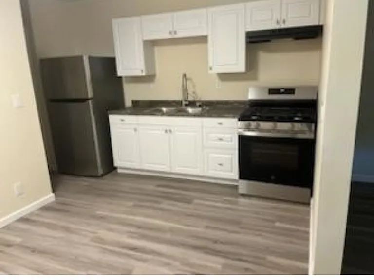 7421 W Johnson Rd #B — Photo 3