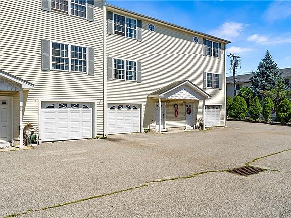 2nd image of 377 Woonasquatucket Ave #C