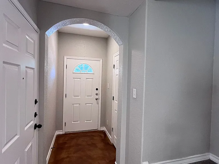 5107-5109 Flipper Dr — Photo 6