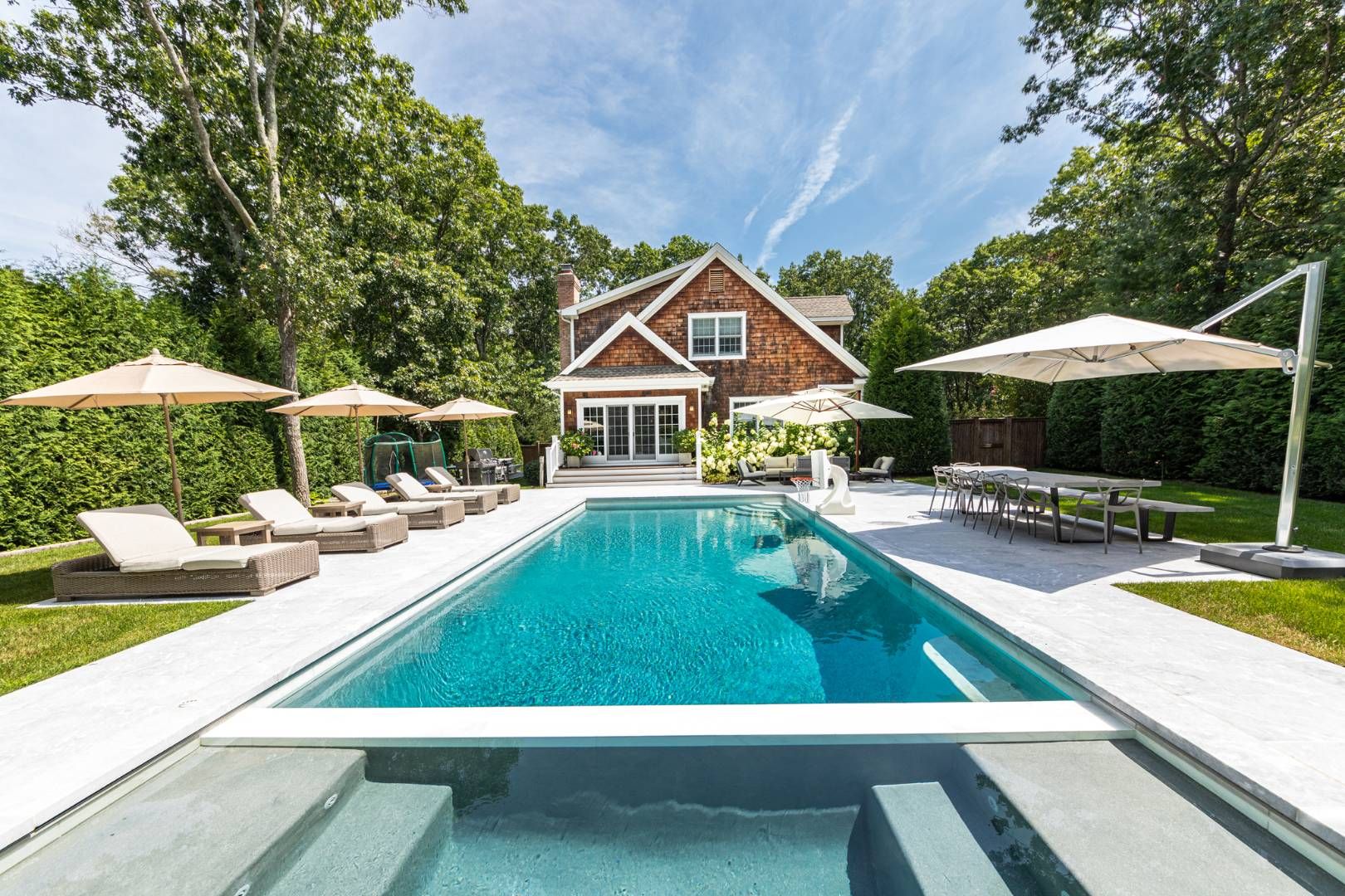  SPA/POOL/BACKYARD/HOME