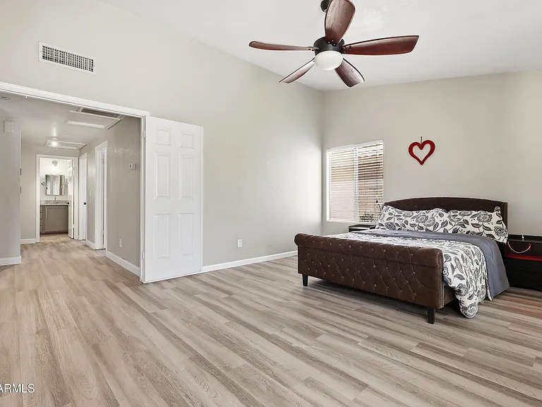 8875 S Ash Ave — Photo 25