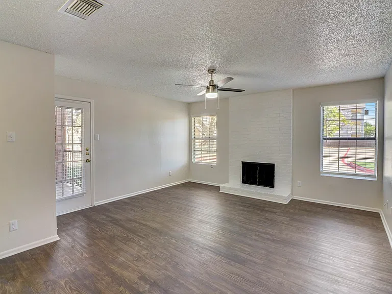 5-web-or-mls-Lake Park Rd-005