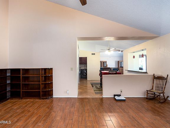 4th image of 8146 E Medina Ave