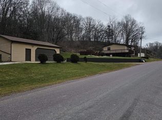 6758 Dutch Hollow Rd, Potosi, WI 53820