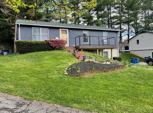 9207 Lundigan Ct, Bethesda, MD 20817