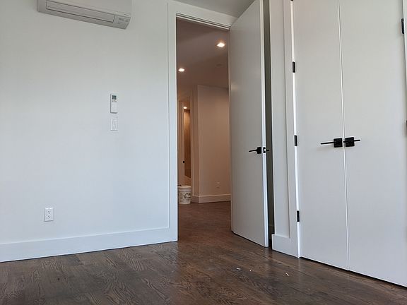 4th image of 321 Woodbine St #2FR