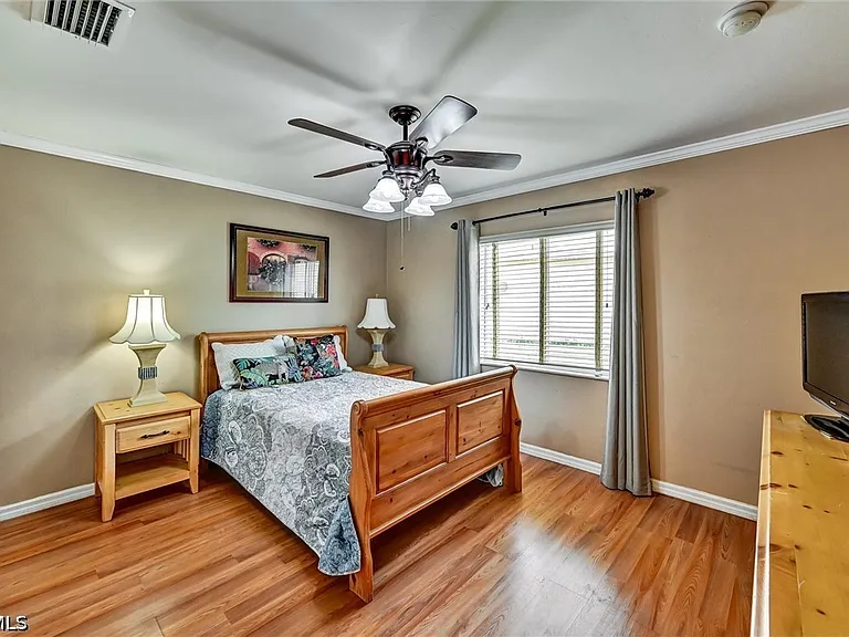 311 SW 32nd Pl — Photo 19